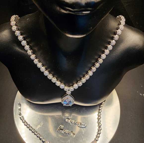 Silver Tone Cubic ZirconiaNecklace and Bracelet Set - Picture 6 of 16